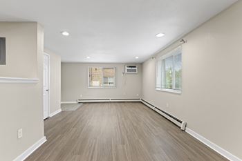Spacious room with light